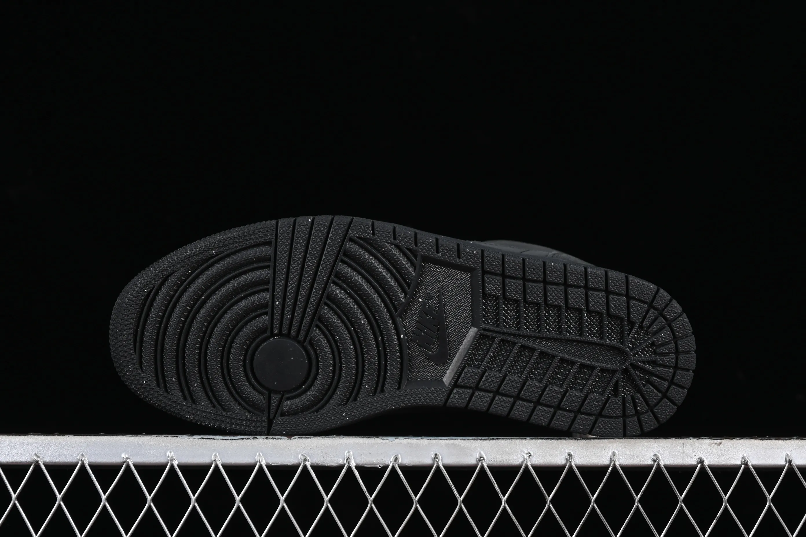 All categories Air Jordan Jordan series basketball shoes Air Jordan 1 Low Z version Air Jordan 1 Low SE Craft "Dark Smoke Grey" AJ1 Joe 1 dark smoke gray low-top cultural casual sneakers FD8635-001